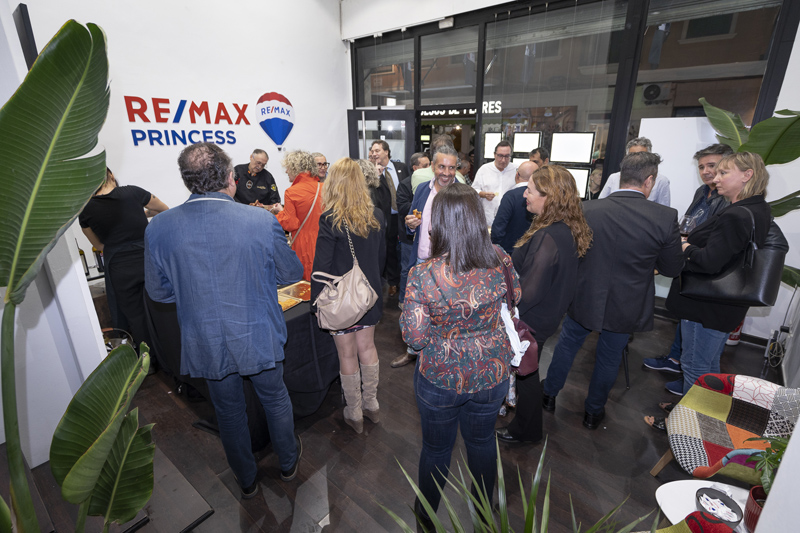 REMAX INAUGURA UNA NUEVA OFICINA EN ALICANTE